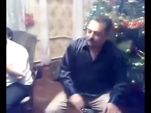 __Pesnya_prosto_RAZRYVAET_DUSHU_2_Poyut_cygane__vrejEo-F5J8