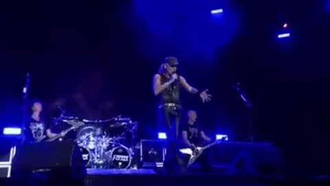 Accept_-_Princess_of_the_Dawn_Restless_And_Live240P