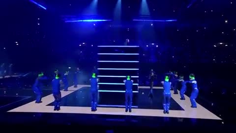 David_Guetta___Bebe_Rexha__I_m_good_Blue__Live___MTV_EMA_2022360P