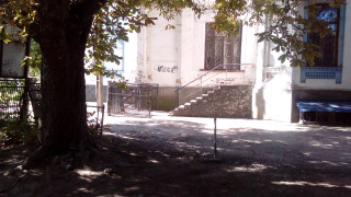 10 сент 2023 года-Вид на городской Планетарий из сада