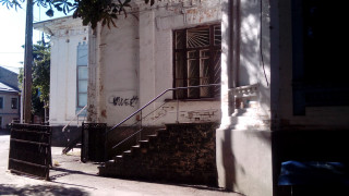 10 сент 2023-Левая боковая сторона стены старого Планетария