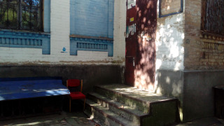 10 сент 2023 года-боковая входная дверь в городской Планетарий