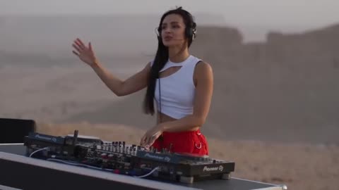 Mr_Credo_-_Плачет_Азия_Remix480P