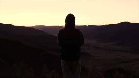 kat-rin-msl16-begi-rendow-remix-premera-2022_VIDEOMIN_NET