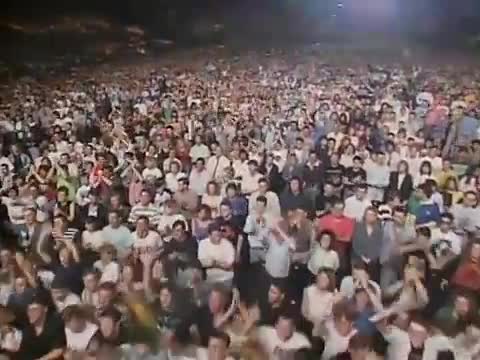 Belinda_Carlisle_-_Heaven_Is_A_Place_On_Earth_live