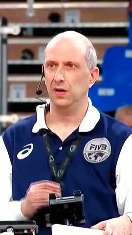 Горячая_волейболистка_заигрывает_со_судьей__Юлия_Герасимова_засмущала_судью_shorts