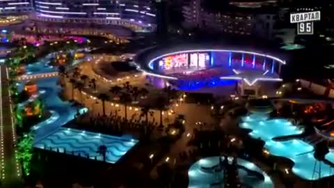 в_платье_белом_live
