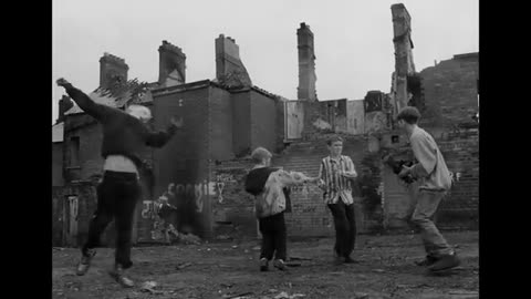 The-Cranberries-Zombie-Official-Music-Vi_22