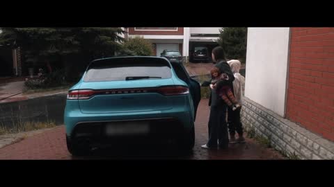 Kerry_Force___MeSTRo_—_«Забавно_2»_Официальный_Клип_2023_480p