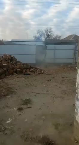 Как не надо колоть дрова