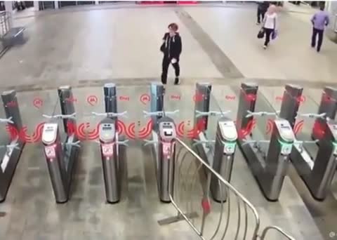 VID_20250224_123654_059