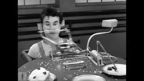 Charlie_Chaplin_-_Feeding_Machine_