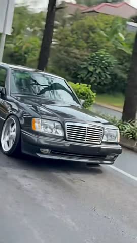 Mercedes-Benz_W124_