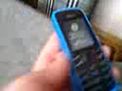 Краш-тест_Nokia_109_-_падение