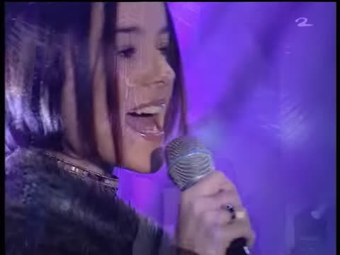 Alizee_-_Moi_Lolita_-_live_HQ720P_HD
