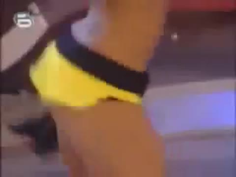 Супер красивый танец в исполнении зажигательной турецкой девушки