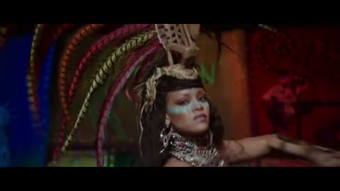 Rihanna_otzhigaet-_