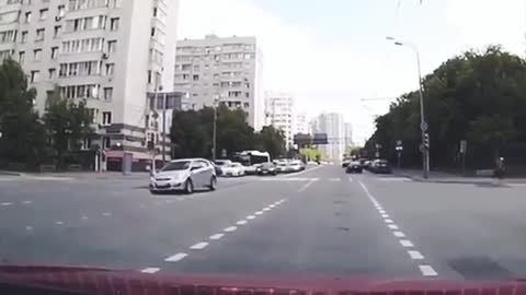 Автомобили-Призраки__Подборка_ДТП__Машины_врезаются_в_невидимые_преграды