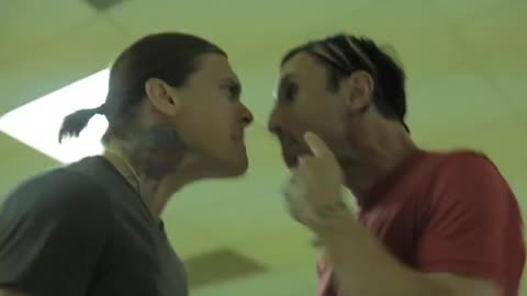 shinedown-enemies-youix_