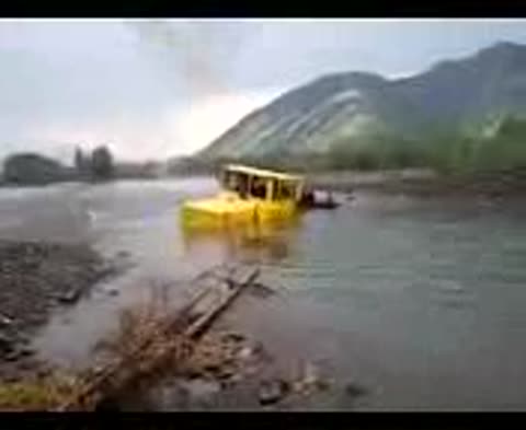 K700_Kirovets__Pereezd_cherez_r