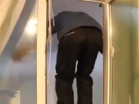 UID4722_1543350447_24