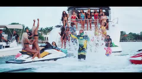 vidmo__Gucci_Mane_feat_Lil_Pump_-_Kept_Back_2018_854