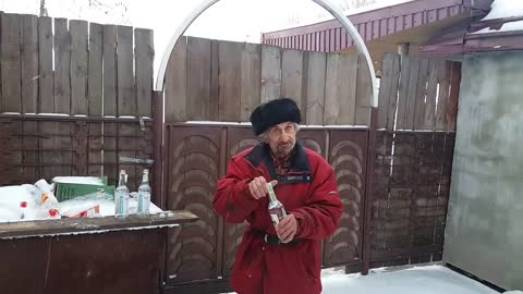 ВЫПИЛ_три_БУТЫЛКИ_ВОДКИ_И_УПАЛ